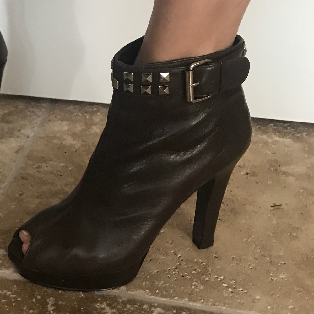 Brown leather David Dixon booties